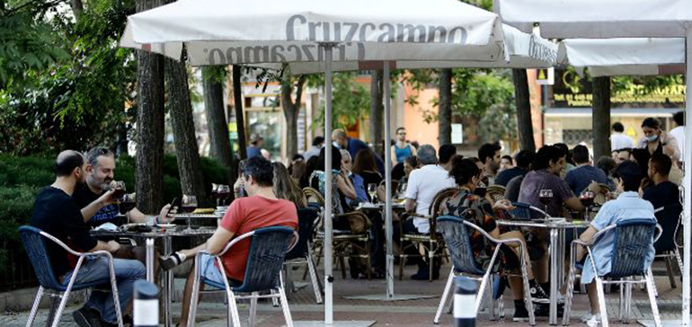 Inicio de la desescalada: La economía avanza con la apertura del 85% del comercio y el 30% de los bares