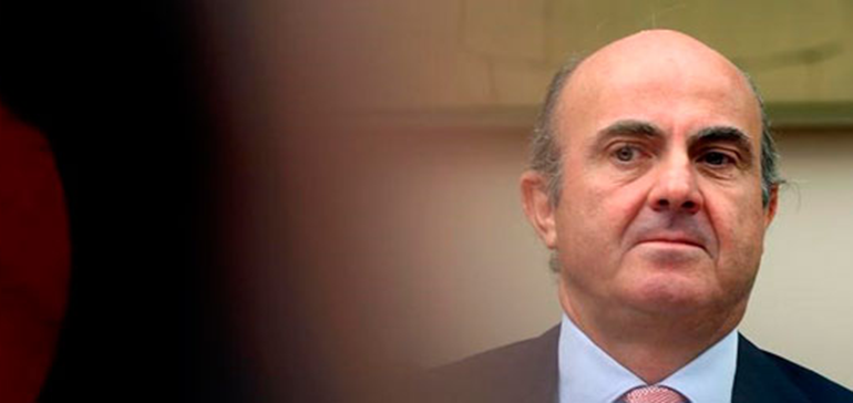 Guindos afirma que el déficit de 2016 se cumplirá con holgura: será del 4,6% o
