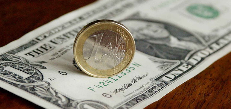 S&P prevé una ralentización en EEUU y en la eurozona, pero no una recesión