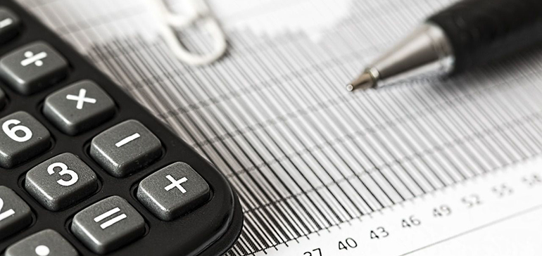 El consenso de analistas de Funcas prevé un aumento del PIB del 2,2% este año y del 1,9% en 2019