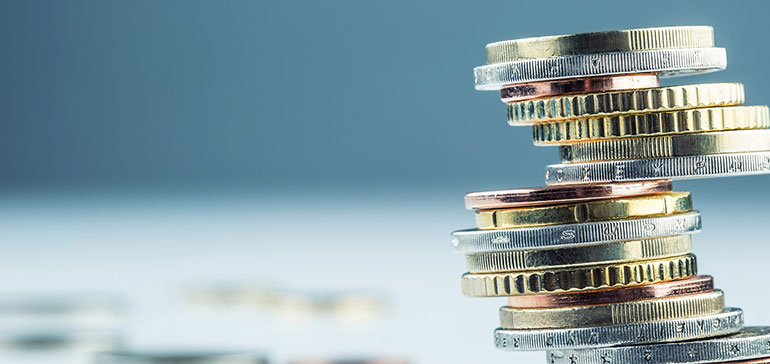 El salario medio de los empleados públicos supera en 880 euros al mes el de los trabajadores del sector privado