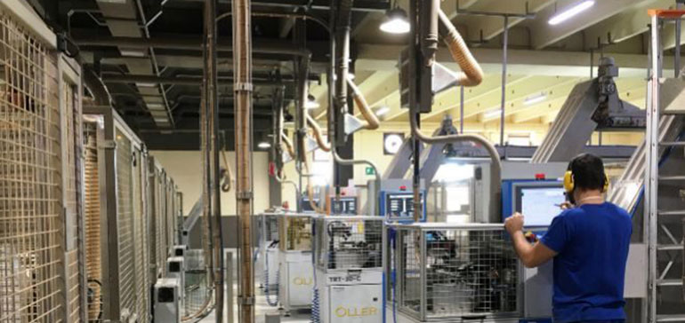 La incertidumbre política y económica lastran la actividad industrial en España
