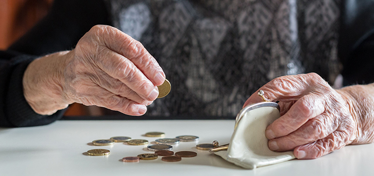 El Gobierno aprueba la subida del 0,9% de las pensiones