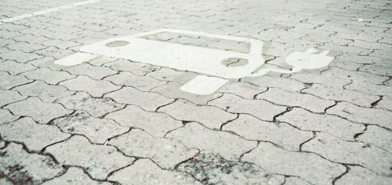 El mercado europeo de vehículos eléctricos y la dependencia crítica de materias primas